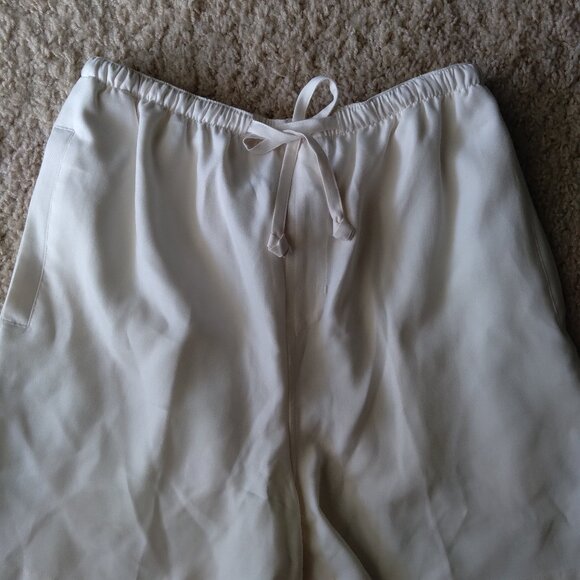 Vintage Pineapple Moon Ivory 100% Silk High Waisted Shorts with Tie Front - Picture 2 of 4